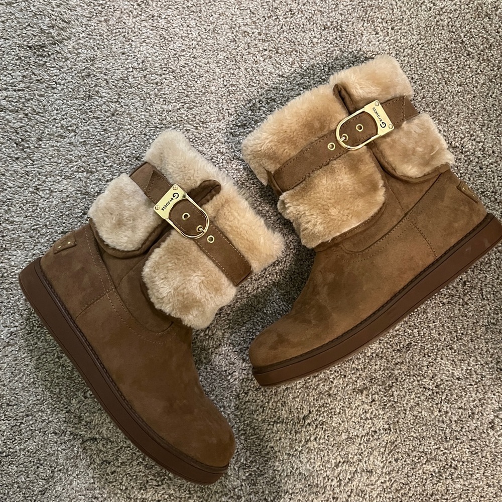 G by Guess Aussie Faux Fur Boots brown - size 8